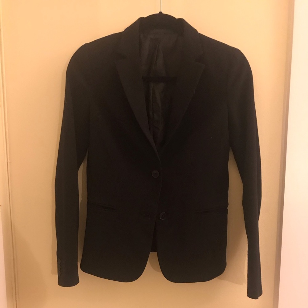 Uniqlo black blazer